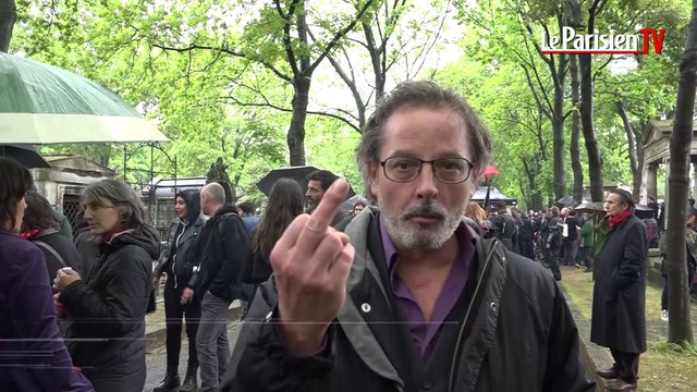 Fanfare et doigts d'honneur à l'enterrement de Siné