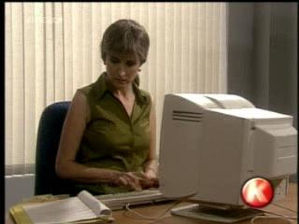 Blonde_secretary