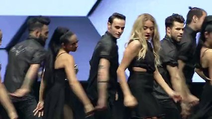 Suadiye - Aşkça (Sahne Performansı  Radyo Akademi Ödülleri)