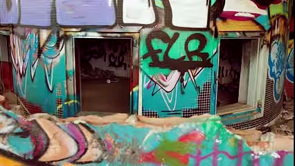 Sak Noel & Salvi ft. Sean Paul - Trumpets (Official Music Video)