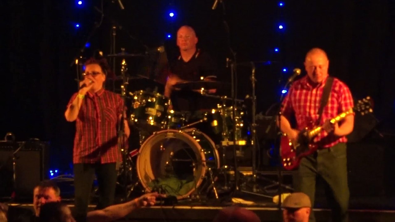 RUDE SOLES - TAINTED LOVE / ECHO BEACH / MISSING WORDS (Tenby Scooter Rally 29/4/2016)