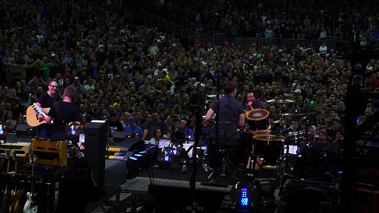 Pearl Jam - Yellow Ledbetter - Philadelphia 04-29-2016