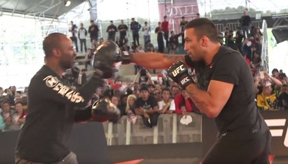 UFC 198: Open Workout Highlights