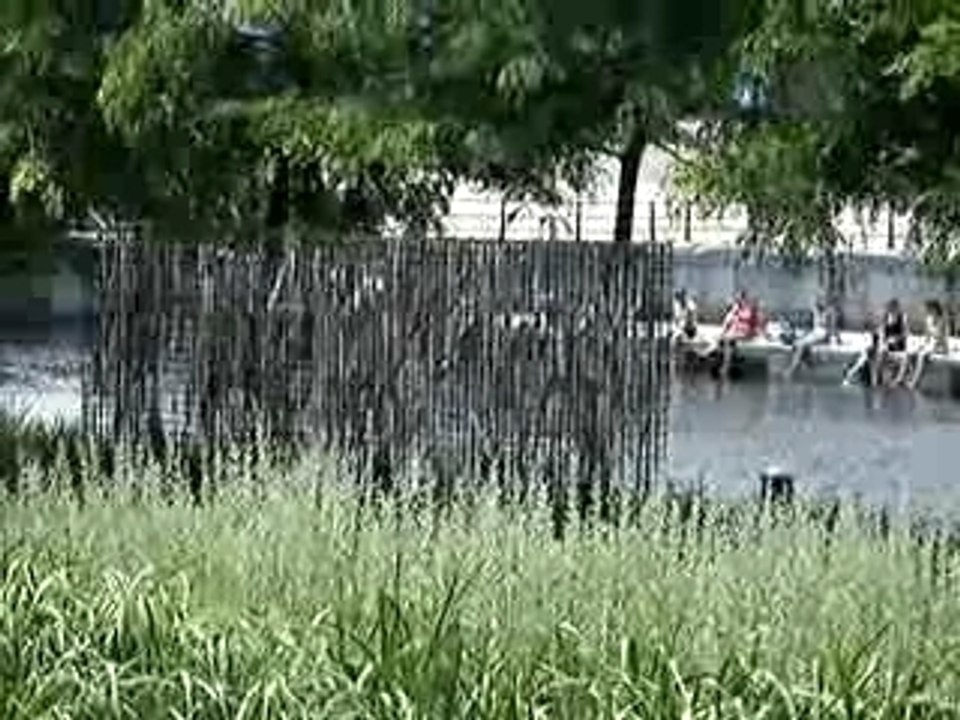 les pieds dans l'eau