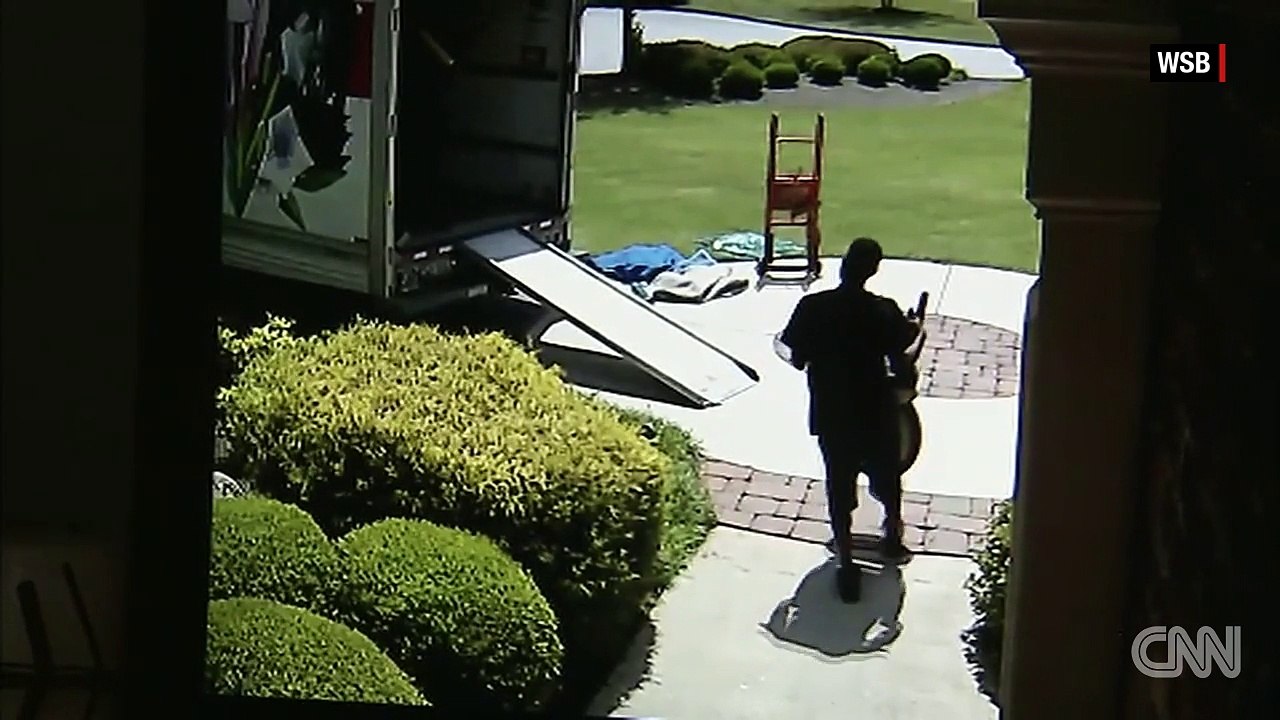 Movers vanish with all of family's belongings