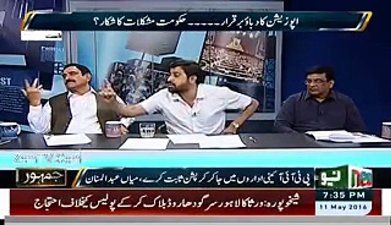 Bannu k jalsay mein Nawaz Sharif aur Fazal-ur-Rehman bilkul Mastana aur Babbu Bral lag rhay thay