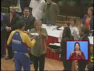 William Echeverría en entrega premios Anibal Nazoa