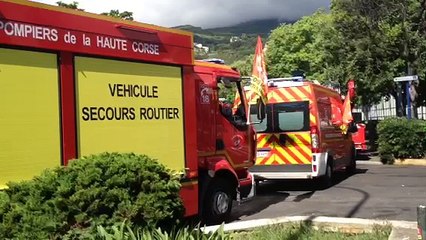 Les pompiers manifestent à Bastia