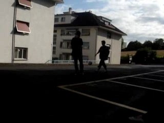 Yamakasi amateur: on s'est aussi faire du foot!!!!xD