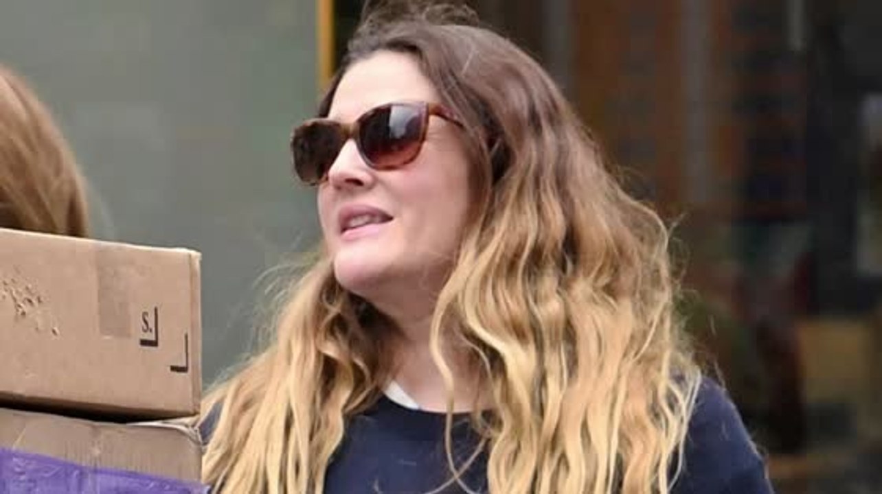 Drew Barrymore möchte nach der Scheidung Zeit mit ihren Freundinnen verbringen