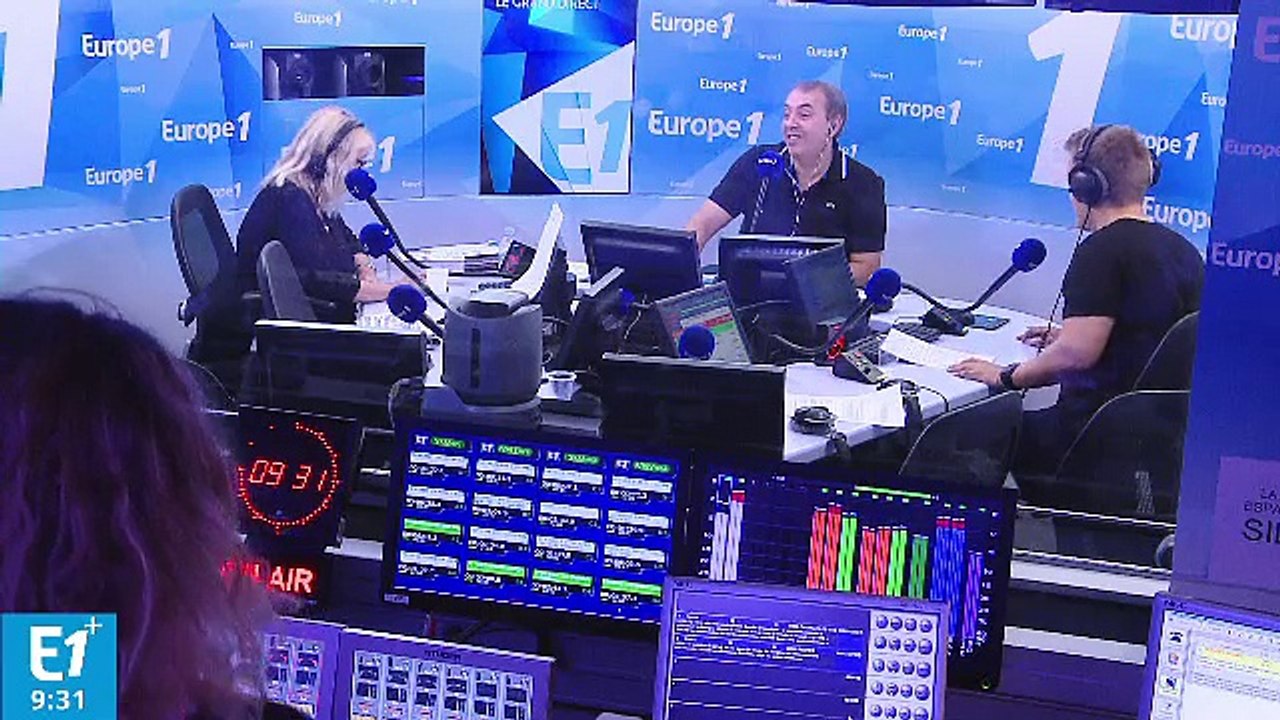 Stéphane Guillon tacle les chroniqueurs de Touche Pas à Mon Poste