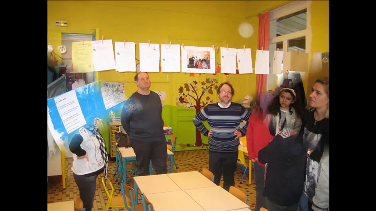 « Ça colle, Anatole ! », un étonnant livre-CD de chansons pour enfants