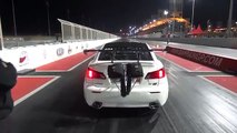 Un dragster Lexus ISF s'envole au démarrage.