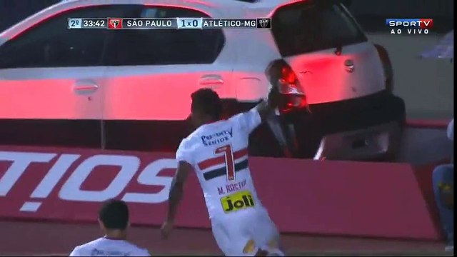 Brésil : But de Michel Bastos avec Sao Paulo