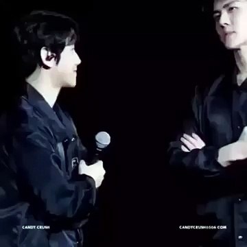 160312 EXO PLANET #2 Malaysia – The EXO’luXion - Baekhyun biting Sehun