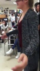 Cette simulation d'alcoolémie est difficile à réussir pour cette élève