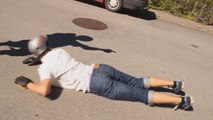 Il se manque en longboard et se rattrappe parfaitement ! Skateboard Fail