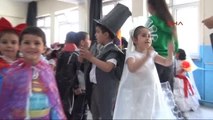 Kayseri Anaokulu Öğrencilerinden, Geri Dönüşümlü Kostüm Defilesi