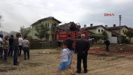 Düzce - Çakmakla Oyun Evi Yaktı
