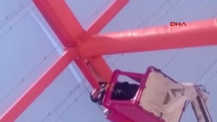 İpe Takılan Atmacayı İtfaiye Kurtardı