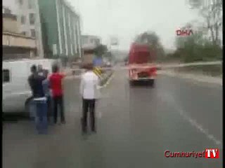 Sancaktepe'deki patlama alanına ambulanslar sevk edildi
