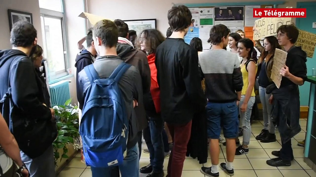 Carhaix. Des lycéens contre la loi Travail se font entendre