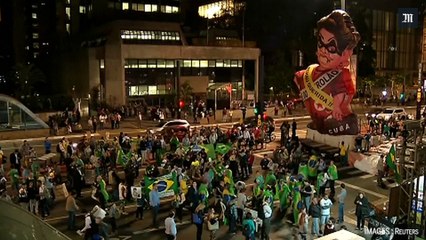 Brésil: « ambiance lourde » et « désenchantement » après la suspension de Dilma Rousseff