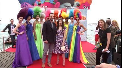 Justin Timberlake & Anna Kendrick Perform 'True Colors' at Cannes