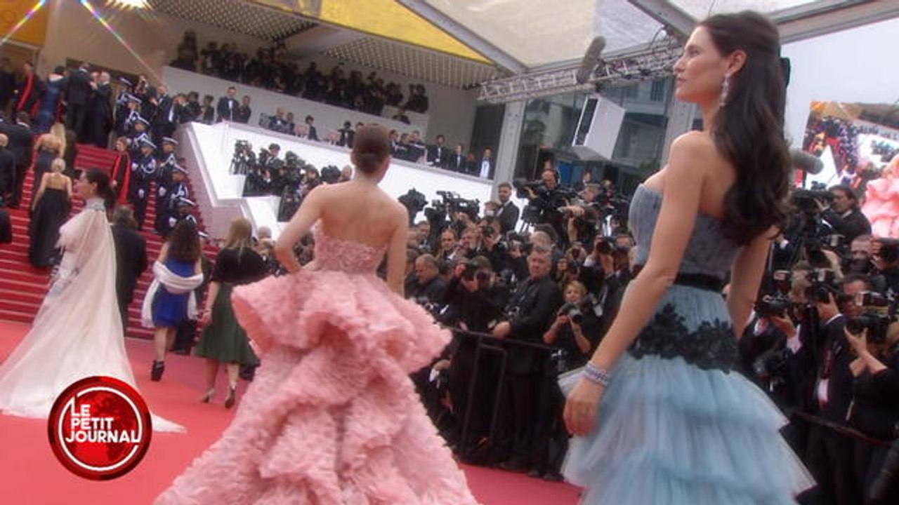 VU - Les plus belles poses de la montée des marches à Cannes - Le Petit Journal du 12/05 - CANAL +