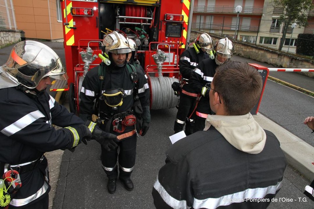 A l'école du feu... ils deviendront sapeurs-pompiers professionnels