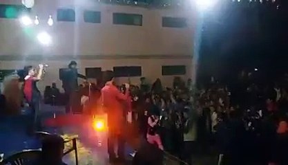 Sabin lama ..Beni Bazar Nepal jindabad .Beeni bazar