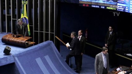 STF autoriza investigação contra Aécio Neves