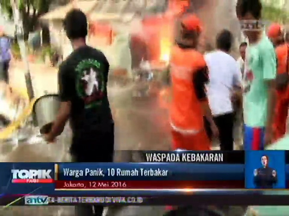 Warga Kebun Jeruk Panik, 10 Rumah Terbakar Habis