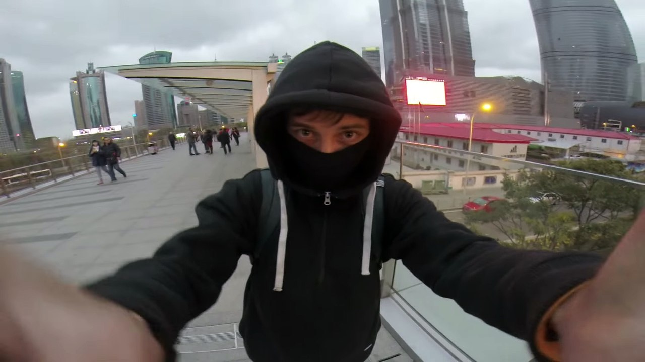 Crazy Russians have no fear 2 - in Shanghai