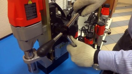 Máy khoan từ khoan tự động