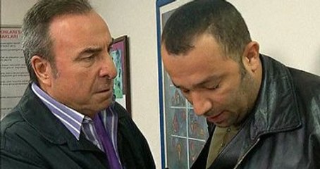 Fenerbahçe Maçına Gitmek İsteyen Mesut Komiser'i Rıza Baba Engelledi