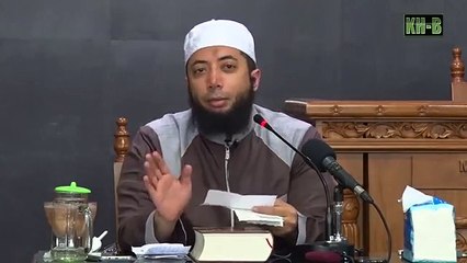 Ustad Khalid Basalamah - Bagaimana Perlakuan Syariat Islam tentang Ari-Ari atau Plasenta Bayi