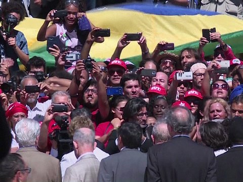 Brésil: premier jour de l'ère Temer avec le défi de redresser le pays