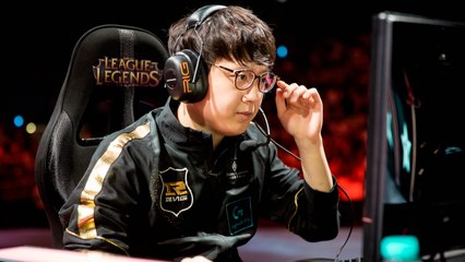 MSI 2016 - Semifinals #1: Royal Never Give Up vs SK Telecom T1 (Game 1)