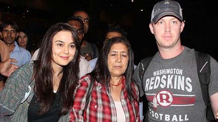 (VIDEO) Preity Zinta Gene Goodenough At Mumbai Airport