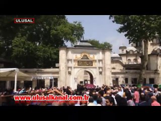 Başbakan Davutoğlu namaz sonrası megafonla vatandaşlara böyle seslendi
