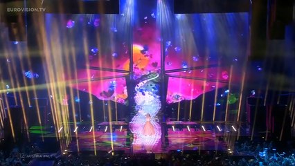 Eurovision - Autriche: Zoë interprète Loin D'ici - Demi-finale