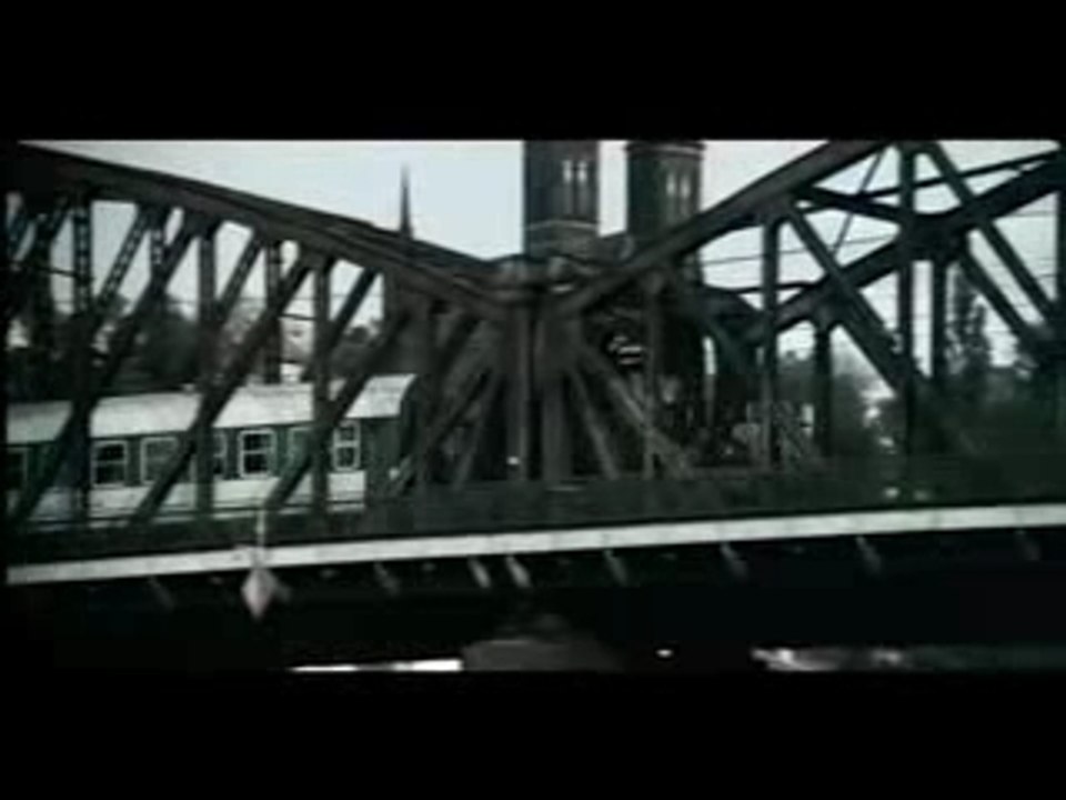 Editors smokers outside the hospital doors