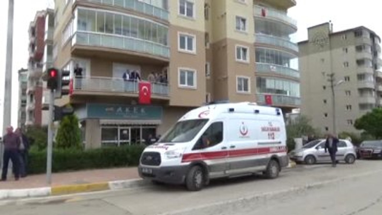 Çukurca'da Şehit Olan Pilot Üsteğmen Şahan'ın Uşak'taki Babaevine Acı Haber Ulaştı