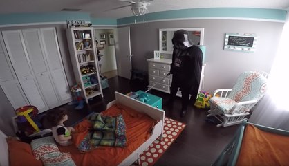 Le réveil de la force : il réveille son fils déguisé en Dark Vador