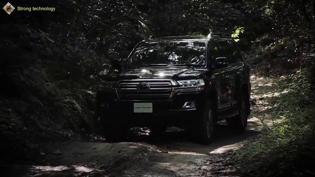 Đánh giá xe Land Cruiser V8 mới nhất - 094.77.69.86