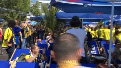 Berlin'de Maç Saatine Yaklaşıldıkça Taraftarların Coşkusu Artıyor