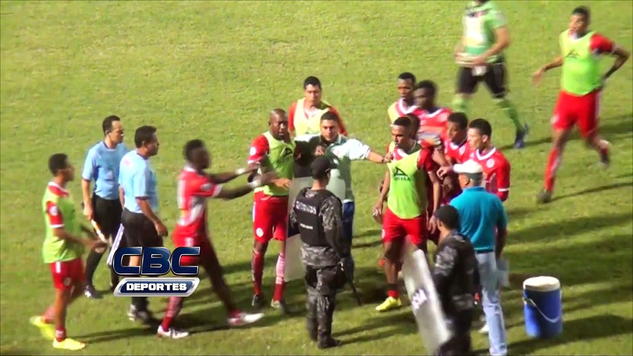 VIDEO: Momento en que militar agrede a Jerry Palacios de la Real Sociedad