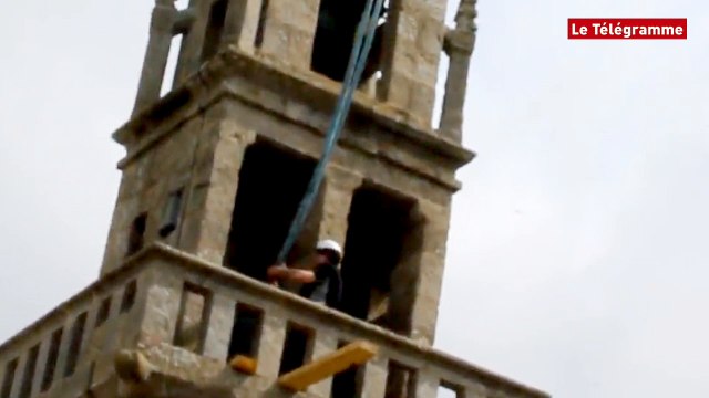 Saint-Frégant (29). Clocher : le dernier voyage de la Jeanne d'Arc