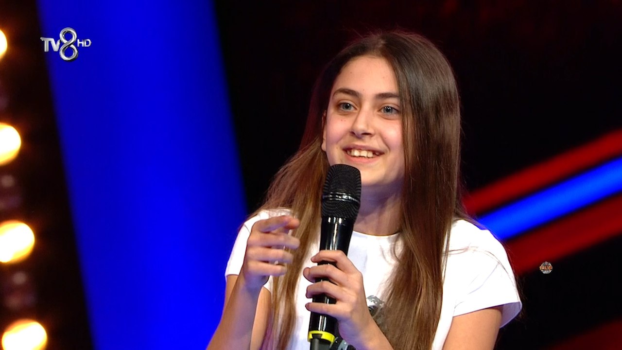 Lara Çınar 'Mamma Mia' - O Ses Çocuklar 11 Mayıs 2016